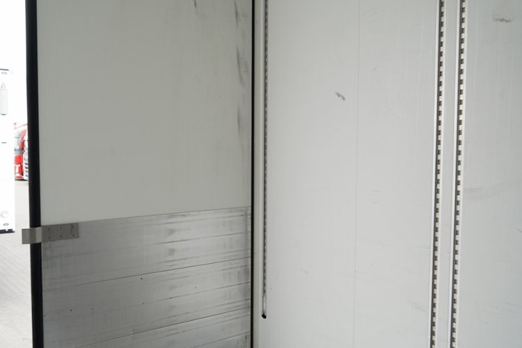 SCHMITZ  / CHŁODNIA / THERMO KING SLX 300 / DOPPELSTOCK / 2024 ROK / MAŁO UŻYWANA  zdjęcie 21