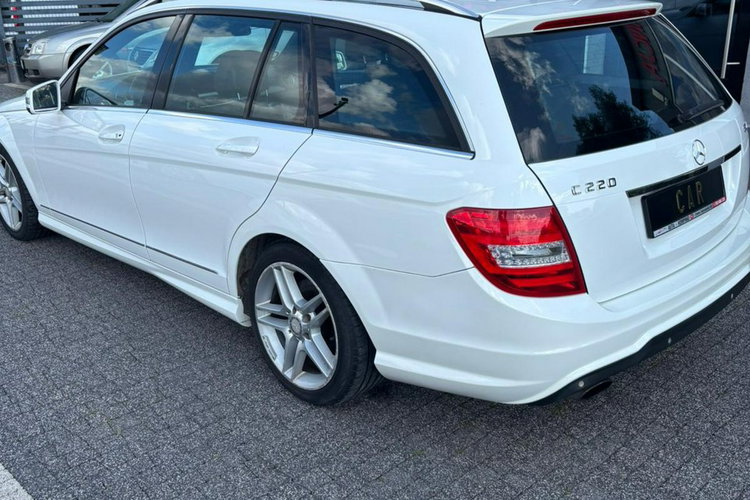 Mercedes C 220 Super stan zdjęcie 12