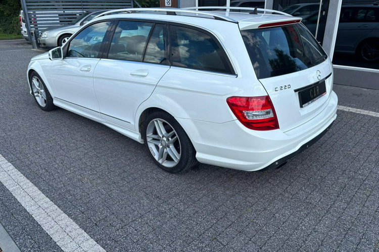 Mercedes C 220 Super stan zdjęcie 15