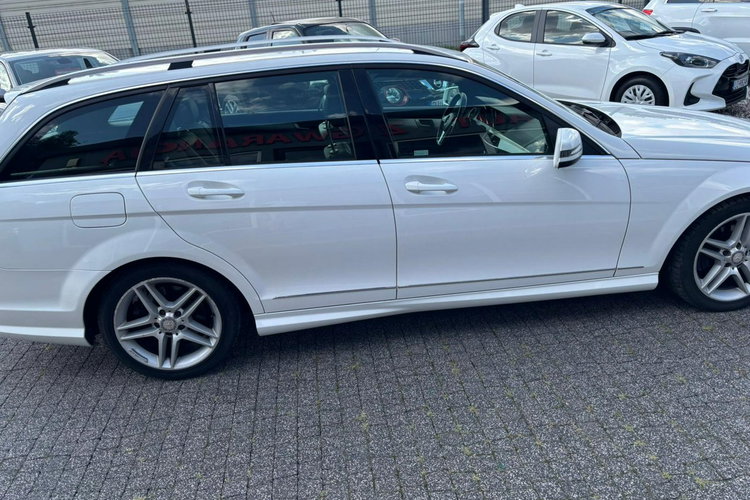 Mercedes C 220 Super stan zdjęcie 17