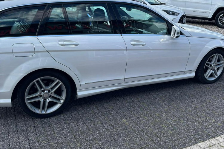 Mercedes C 220 Super stan zdjęcie 20