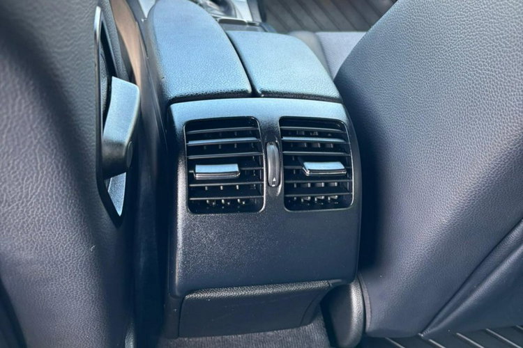 Mercedes C 220 Super stan zdjęcie 22