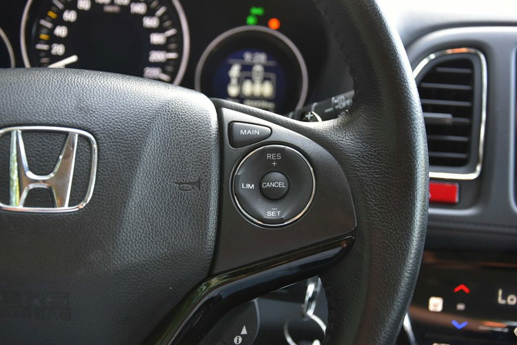 Honda HR-V 1.5 AUTOMAT 2018r. Polski SALON 54tys. km Climatronic FullLED Kamera zdjęcie 18