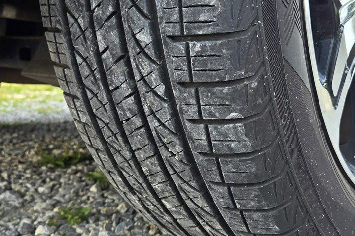 Toyota RAV-4 2.5 Plug-In 306KM 4x4 Najbogatsza wersja zdjęcie 10