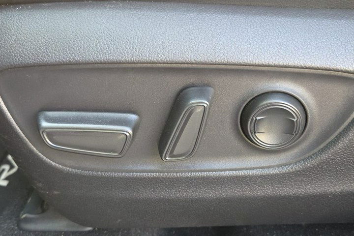 Toyota RAV-4 2.5 Plug-In 306KM 4x4 Najbogatsza wersja zdjęcie 22