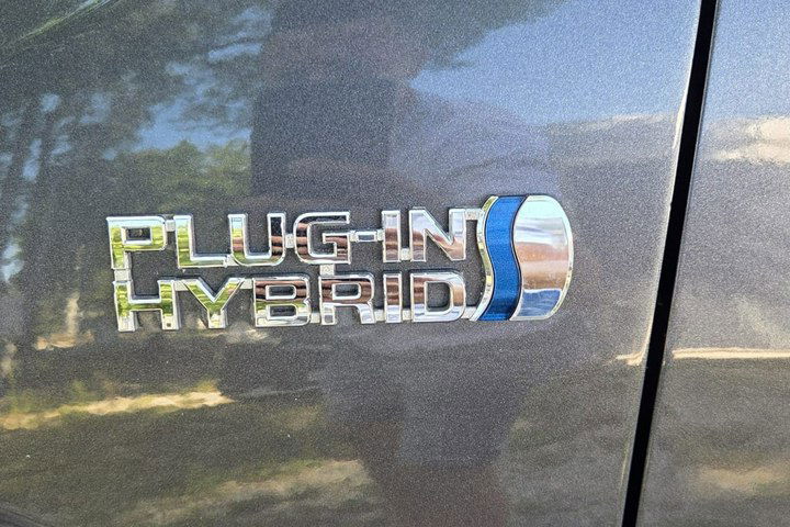 Toyota RAV-4 2.5 Plug-In 306KM 4x4 Najbogatsza wersja zdjęcie 42