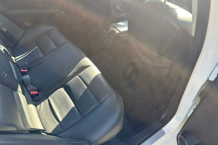 Mercedes C 180 NOWY ROZRZĄD Bardzo zadbana - 100% oryginalny przebieg zdjęcie 15