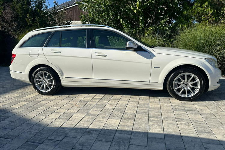 Mercedes C 180 NOWY ROZRZĄD Bardzo zadbana - 100% oryginalny przebieg zdjęcie 2