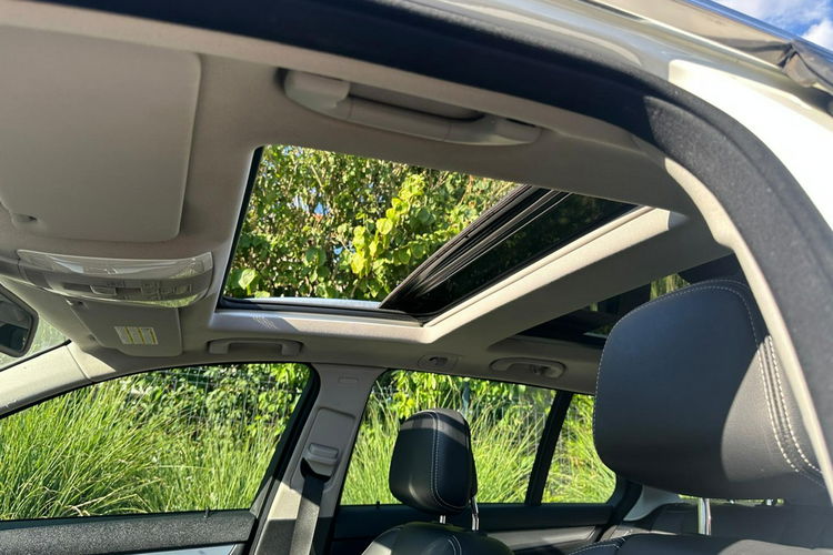 Mercedes C 180 NOWY ROZRZĄD Bardzo zadbana - 100% oryginalny przebieg zdjęcie 20
