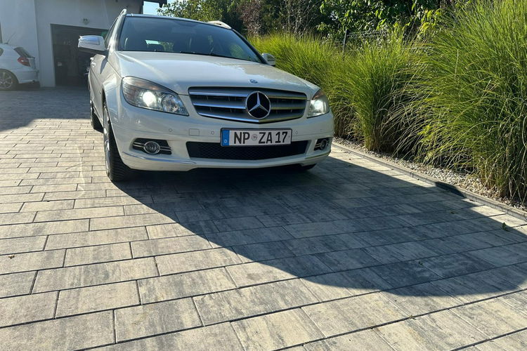 Mercedes C 180 NOWY ROZRZĄD Bardzo zadbana - 100% oryginalny przebieg zdjęcie 24
