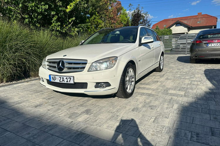 Mercedes C 180 NOWY ROZRZĄD Bardzo zadbana - 100% oryginalny przebieg zdjęcie 26