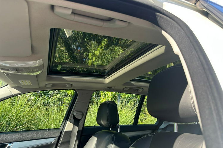 Mercedes C 180 NOWY ROZRZĄD Bardzo zadbana - 100% oryginalny przebieg zdjęcie 5