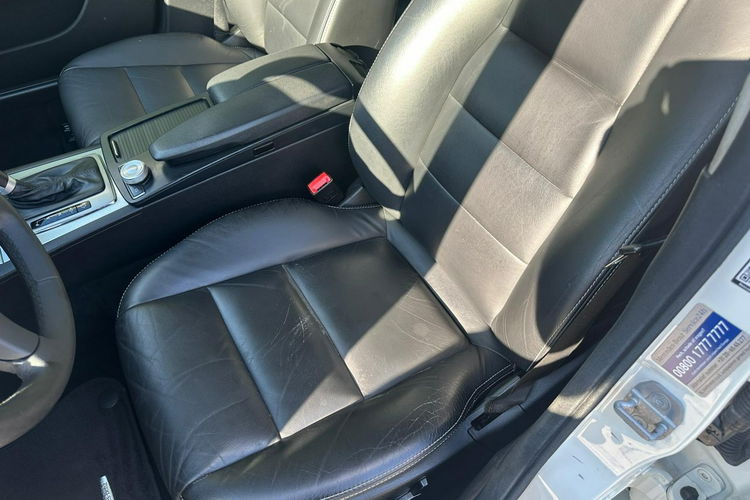 Mercedes C 180 NOWY ROZRZĄD Bardzo zadbana - 100% oryginalny przebieg zdjęcie 6