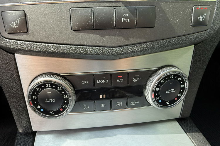 Mercedes C 180 Bardzo zadbana zdjęcie 11