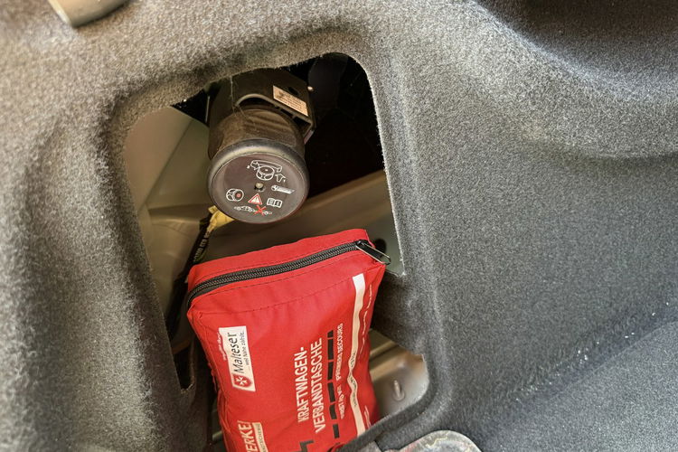 Mercedes C 180 Bardzo zadbana zdjęcie 18