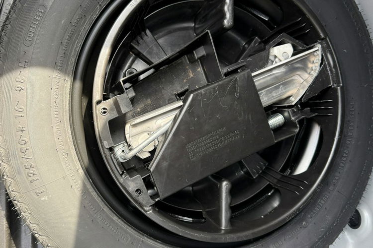 Mercedes C 180 Bardzo zadbana zdjęcie 19