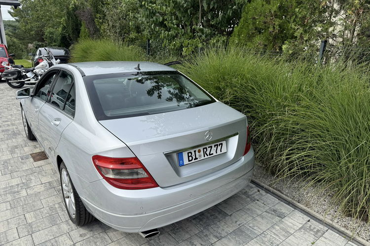 Mercedes C 180 Bardzo zadbana zdjęcie 2