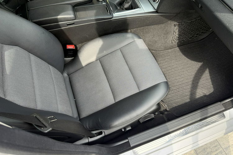 Mercedes C 180 Bardzo zadbana zdjęcie 29