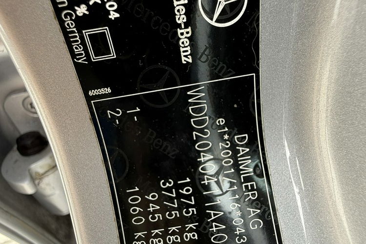 Mercedes C 180 Bardzo zadbana zdjęcie 32