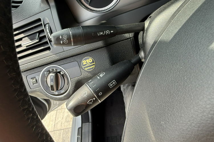 Mercedes C 180 Bardzo zadbana zdjęcie 9