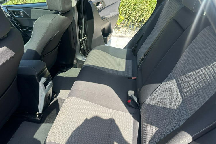 Toyota Auris Hybryda niski przebieg oryginalny lakier zdjęcie 22