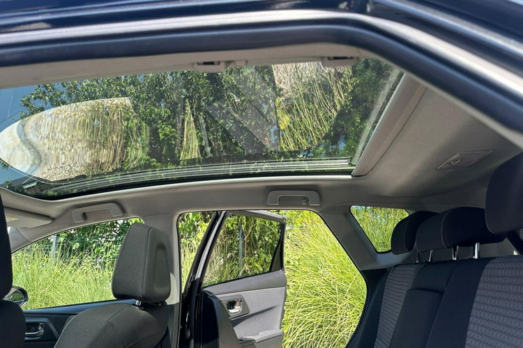 Toyota Auris Hybryda niski przebieg oryginalny lakier zdjęcie 23