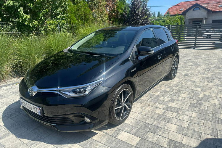 Toyota Auris Hybryda niski przebieg oryginalny lakier zdjęcie 27