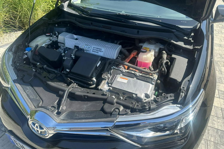 Toyota Auris Hybryda niski przebieg oryginalny lakier zdjęcie 4