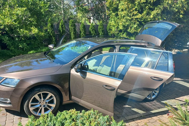 Skoda Octavia Rezerwacja STYLE DSG Ledy Bi-Xenon Nagłośnienie Canton 570W zdjęcie 28