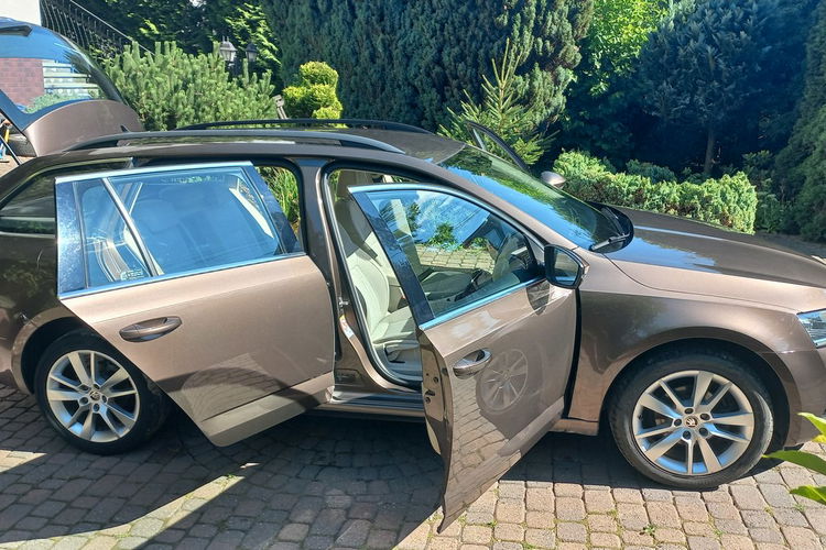 Skoda Octavia Rezerwacja STYLE DSG Ledy Bi-Xenon Nagłośnienie Canton 570W zdjęcie 29