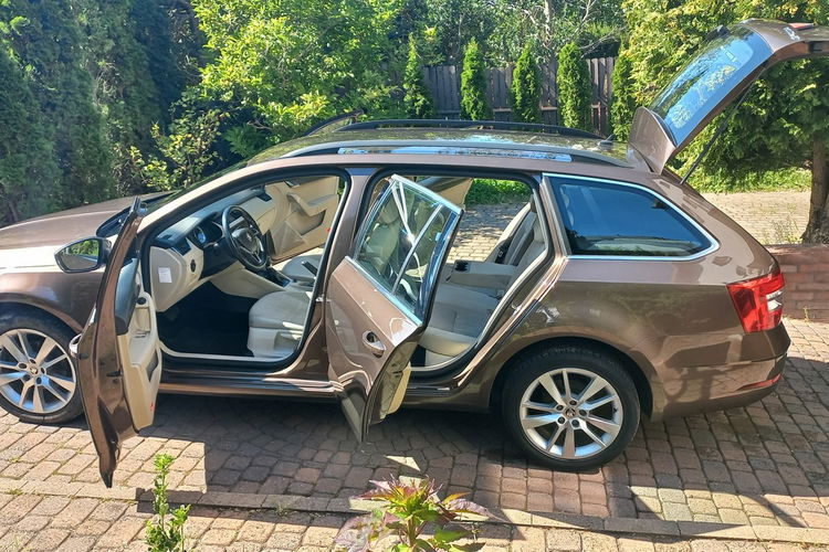 Skoda Octavia Rezerwacja STYLE DSG Ledy Bi-Xenon Nagłośnienie Canton 570W zdjęcie 30