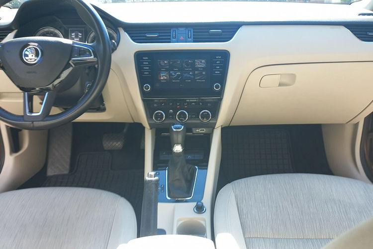 Skoda Octavia Rezerwacja STYLE DSG Ledy Bi-Xenon Nagłośnienie Canton 570W zdjęcie 5