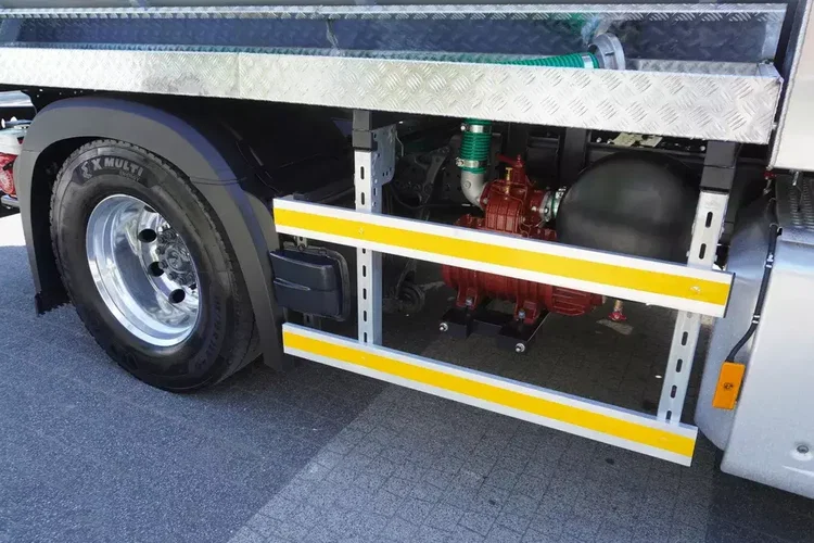 Mercedes Actros 18.35 LS / Zabudowa NOWA beczka asenizacyjna (08/2025) 11000 l / 280 tys. km zdjęcie 8