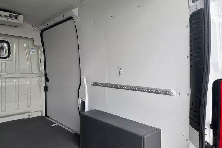 Fiat Ducato 2.3 L2H2 ŚREDNI Professional zdjęcie 9