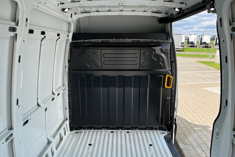 IVECO Daily 35S18H V zdjęcie 12