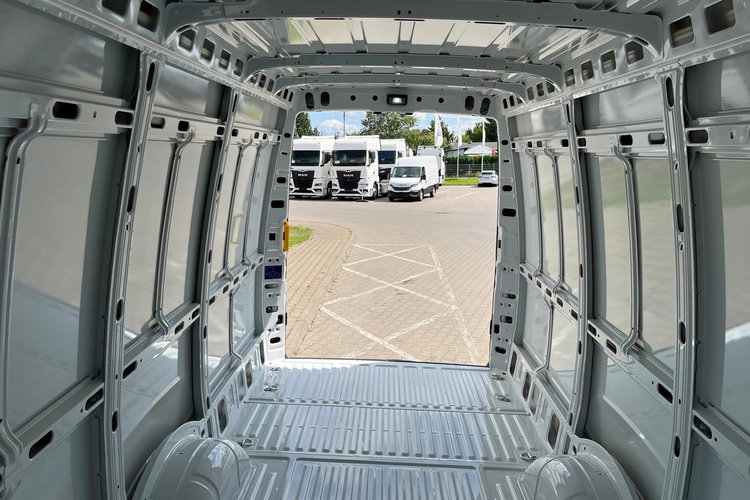 IVECO Daily 35S18H V zdjęcie 19