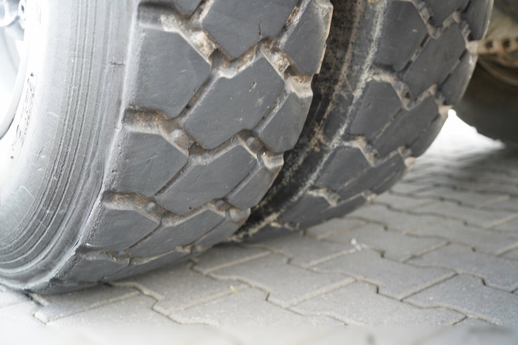 Volvo FMX 460 / 8x4 / WYWROTKA DWUSTRONNA / HYDROBURTA / HYDROKLAPA / SPROWADZONA zdjęcie 30