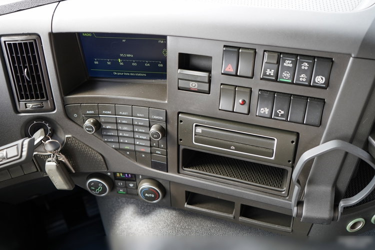 Volvo FMX 460 / 8x4 / WYWROTKA DWUSTRONNA / HYDROBURTA / HYDROKLAPA / SPROWADZONA zdjęcie 39