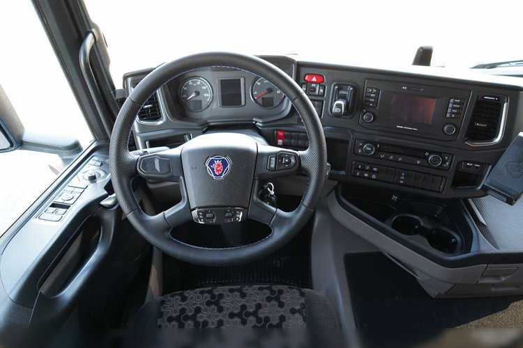 Scania R 450 / HYDRAULIKA / PEŁNY ADR / RETARDER / KLIMATYZACJA POSTOJOWA / ALUFELGI / 2022 ROK / PO KONTRAKCIE SERWISOWYM zdjęcie 29