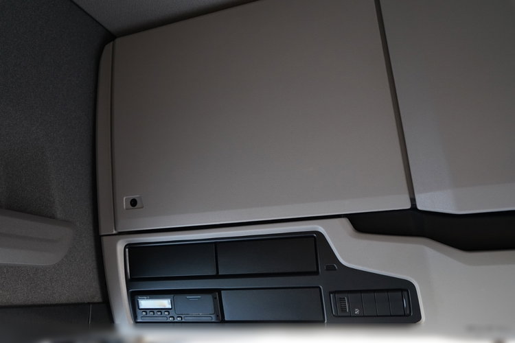 Scania R 450 / HYDRAULIKA / PEŁNY ADR / RETARDER / KLIMATYZACJA POSTOJOWA / ALUFELGI / 2022 ROK / PO KONTRAKCIE SERWISOWYM zdjęcie 33