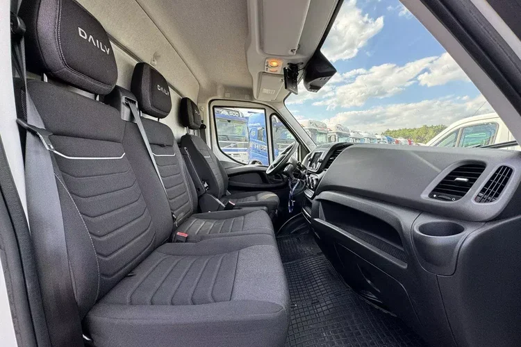 Iveco Daily 35S18 H zdjęcie 13