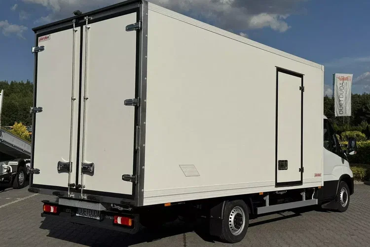 Iveco Daily 35S18 H zdjęcie 3