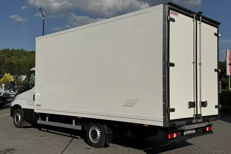 Iveco Daily 35S18 H zdjęcie 4