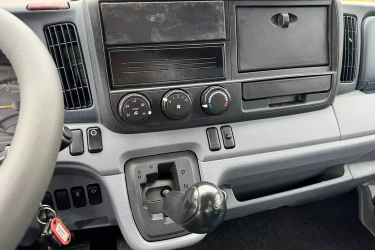 Mitsubishi Canter zdjęcie 29