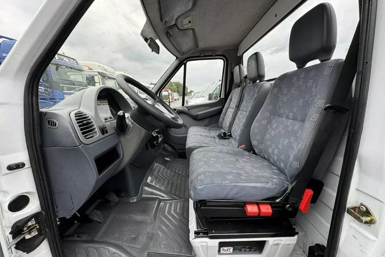 Mercedes Sprinter zdjęcie 23
