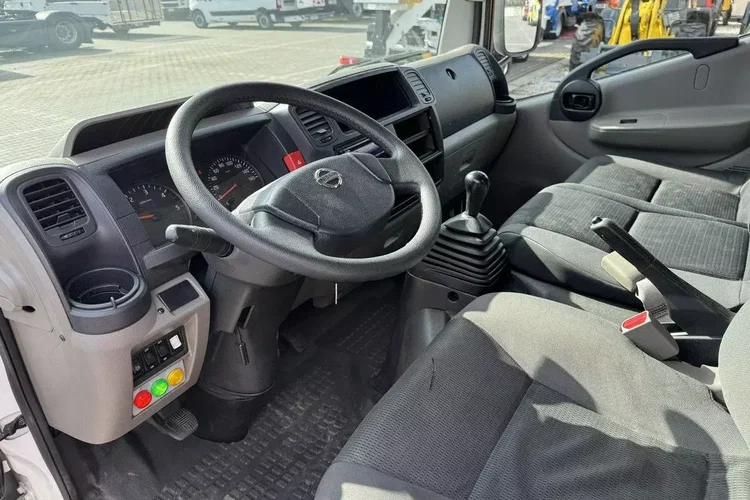 Nissan Cabstar zdjęcie 22