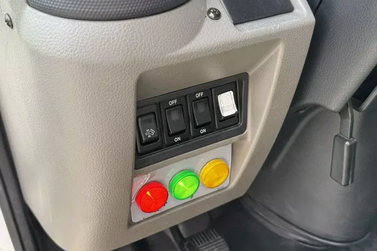 Nissan Cabstar zdjęcie 23