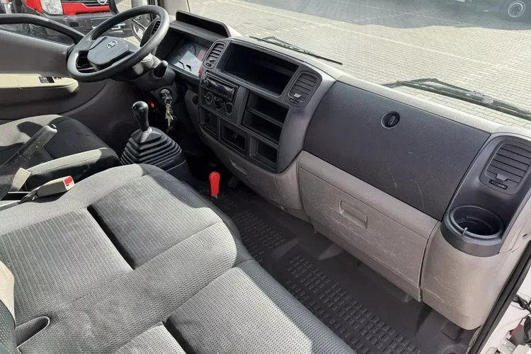 Nissan Cabstar zdjęcie 27