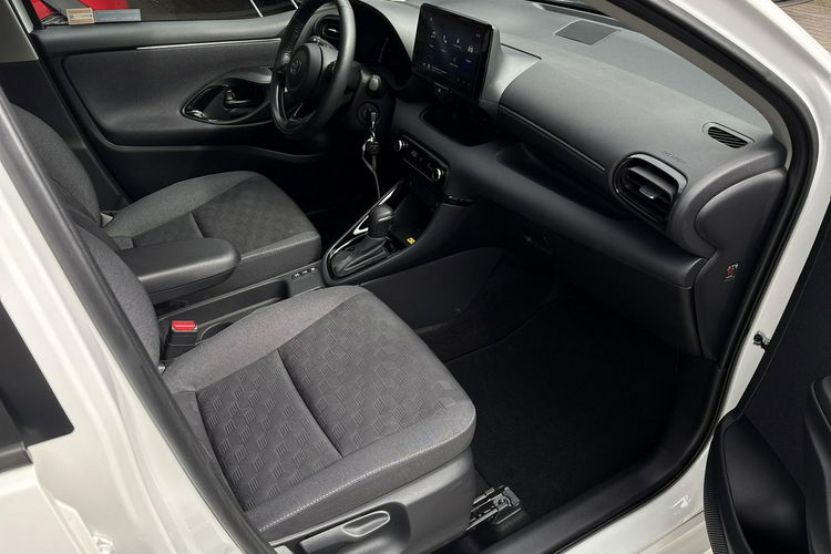 Toyota Yaris 1.5 Hybrid 116KM STYLE, salon Polska, gwarancja, FV23% zdjęcie 13