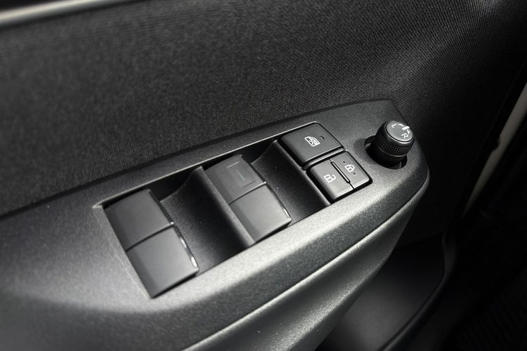 Toyota Yaris 1.5 Hybrid 116KM STYLE, salon Polska, gwarancja, FV23% zdjęcie 15